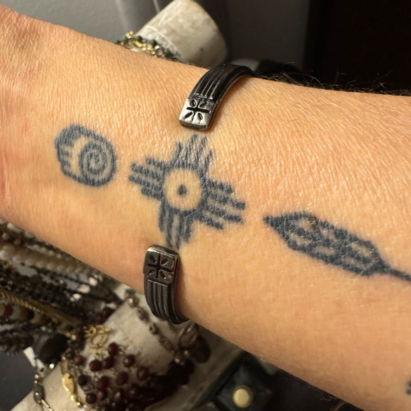 VSA Cuff Bracelet - Picture 4 of 4